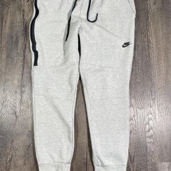 Nike Tech Joggers 