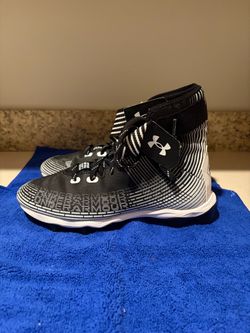 Under Armour baseball spikes - men’s size 7