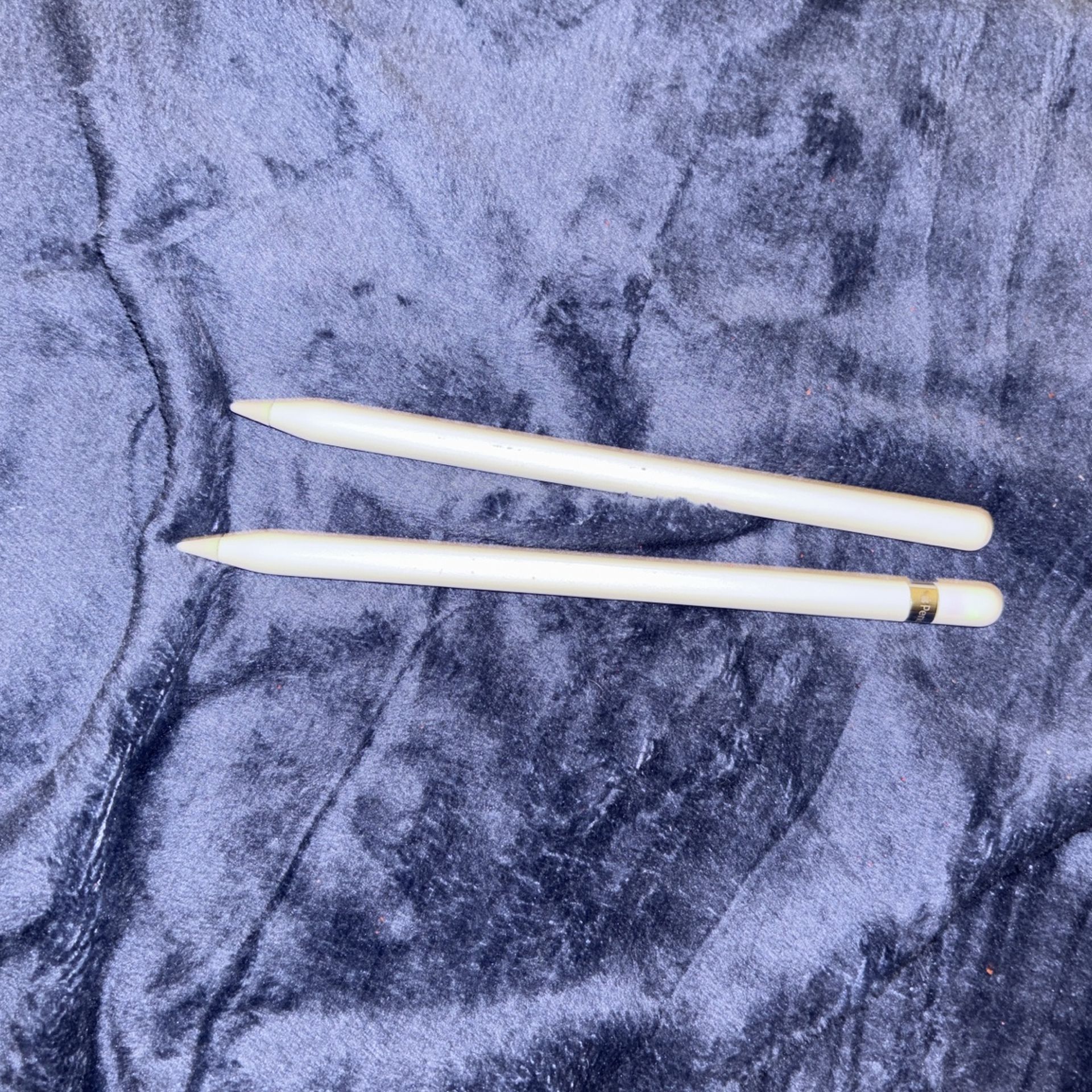 2 Apple Pens