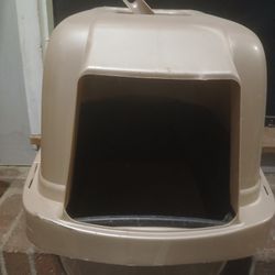 Litter  Box And Pet Carrier