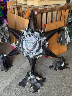 Raiders star bola piñata