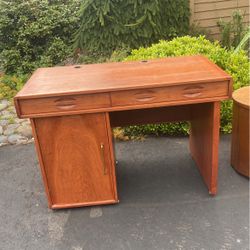 Mahogany Desk - Beautifully Handmade!