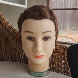Mannequin Head 