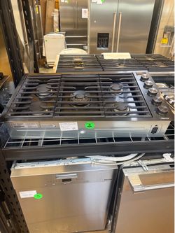 Dacor 36” gas cooktop