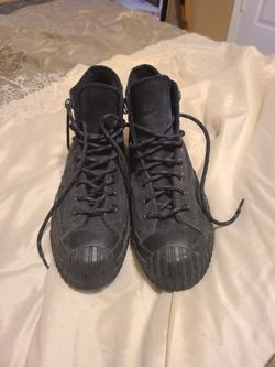 Converses Chuck Taylor Size 8