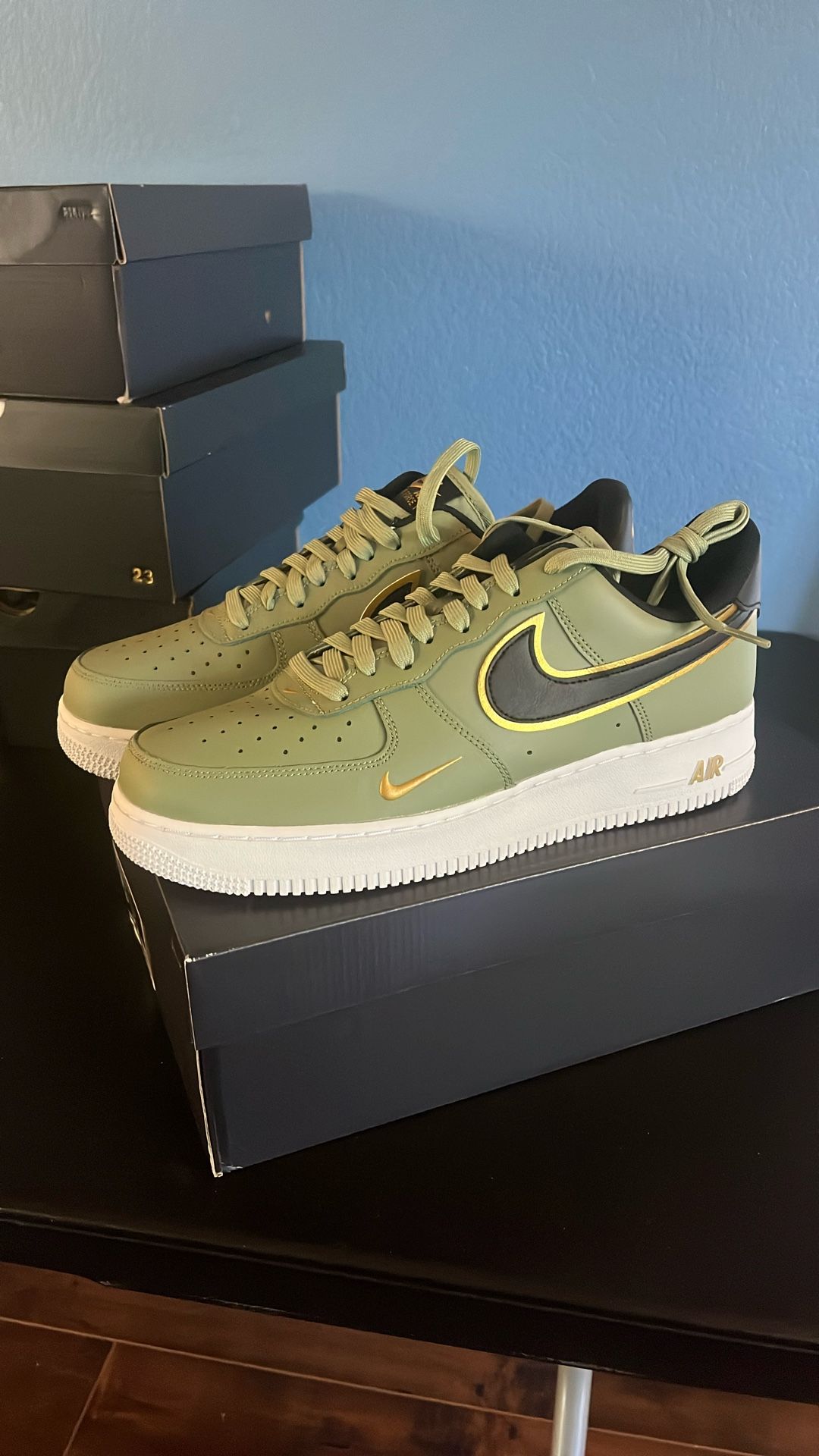 Nike Air Force 1 ‘07 LV8 Oil Green/Black-Metallic Gold 10.5M
