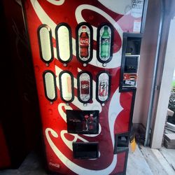 Drink Vending Machine Dixie Narco 501E