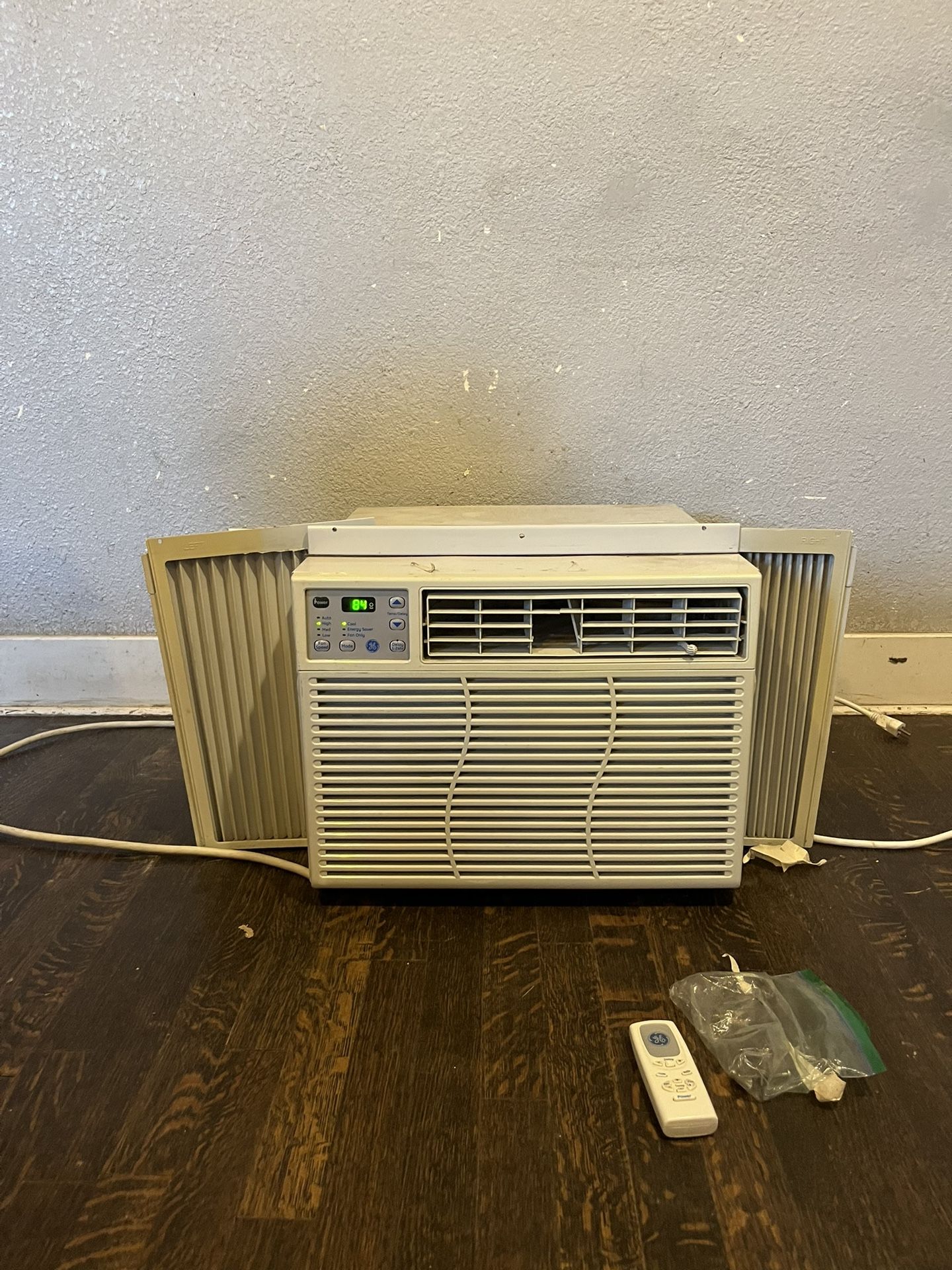 Air Conditioner With Remote