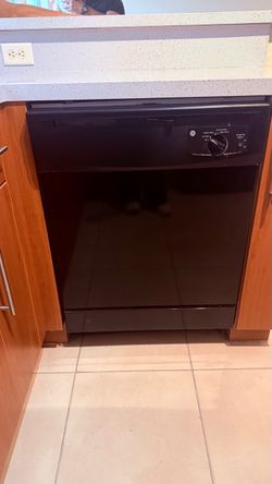 GE Built-In Dishwasher Black