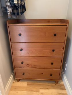 Solid wood 4-Drawer Dresser
