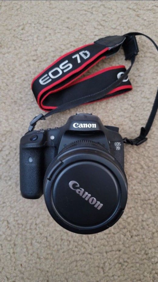 Canon EOS 7D SLR Digital Camera With EFS 18-135mm IS STM Lens