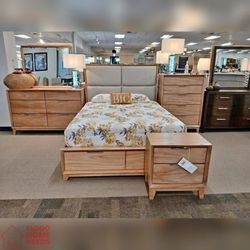 5 Pieces wood finish  King and Queen Bedset