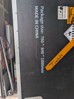 Road trunk case with wheels