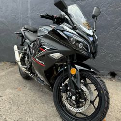 Highway motorcycle brand new 6 speed manual Sport edition 2 seater fuel injection take it in payments