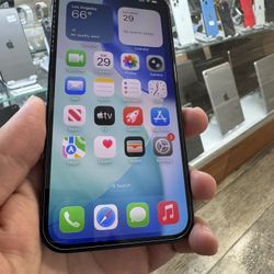 Nice Unlocked  iPhone 14 - Desbloqueado with screen protector. 