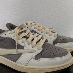 Travis Scott Jordan 1 Low Reverse Mocha (M9)