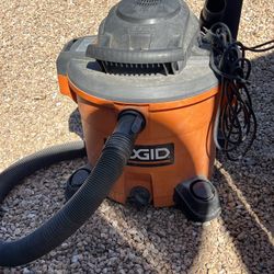 Ridge 12 Gallon / 45 Liters Vacuum 