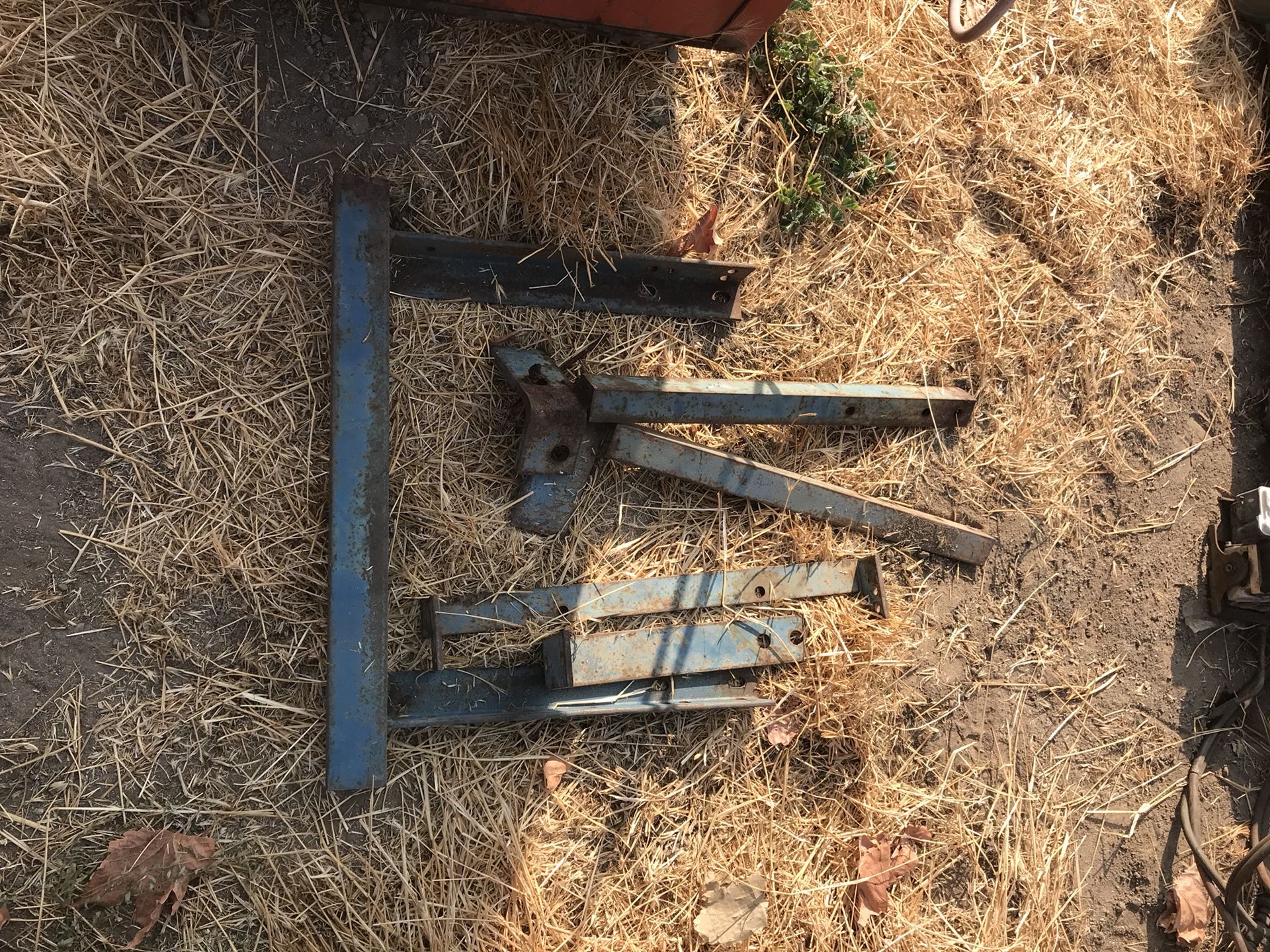 Uni hoist dump bed brackets