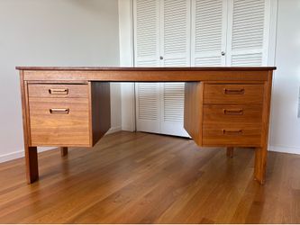 Gorgeous Timeless Teak and Walnut Mid Century Desk Executive Retro Finland Denmark