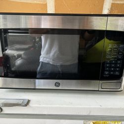 General Electric Microwave Oven 