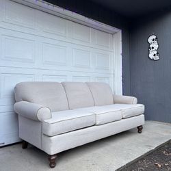 Traditional English Roll Arm Sofa by Craftmaster USA Made •FREE DELIVERY•