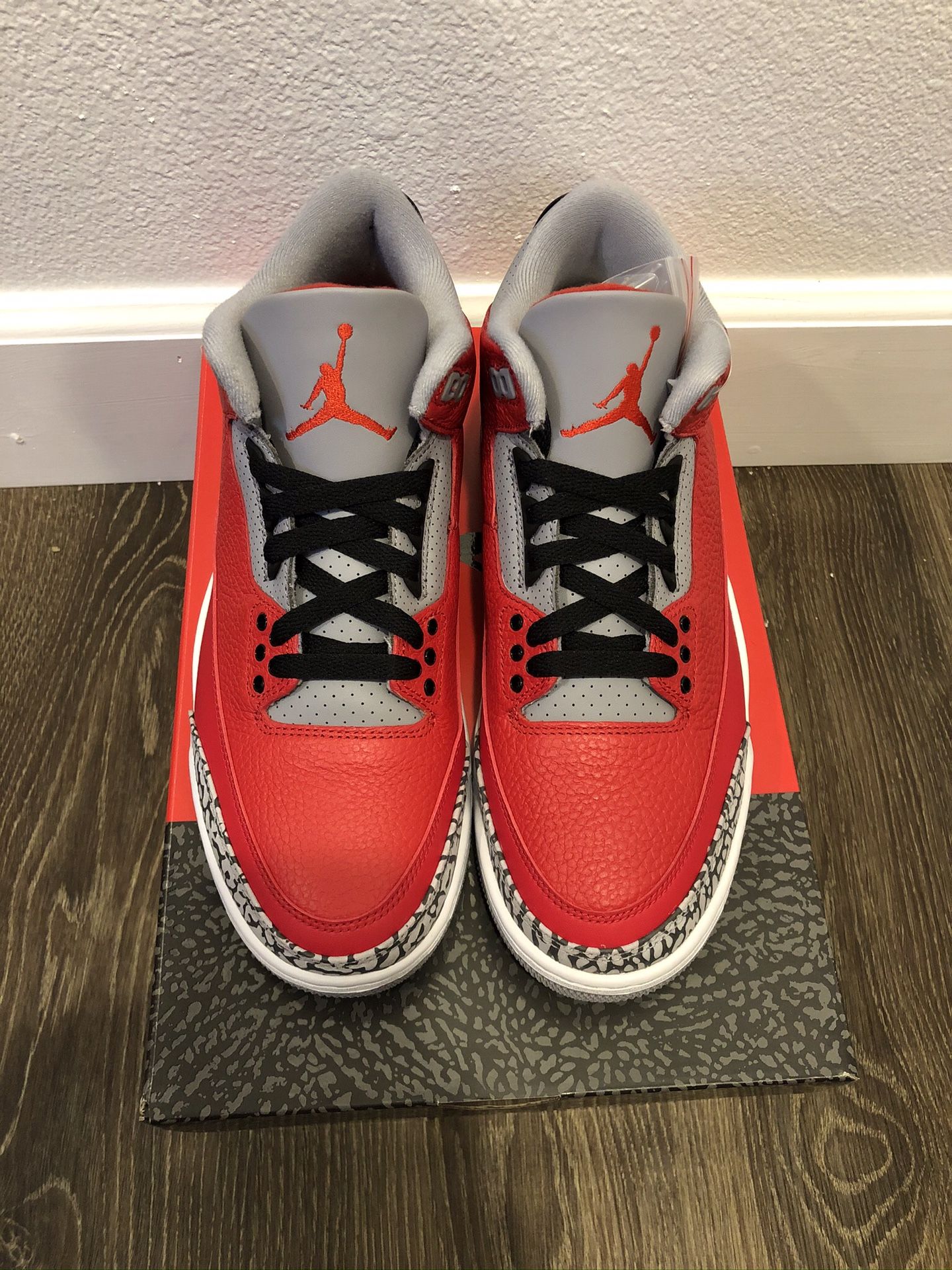 Jordan 3 Retro OG - Fire Red Cement Size 8.5 Deadstock Never Worn