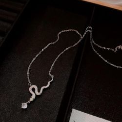 0.5CT Moissanite Snake Pendant - 18k gold plated