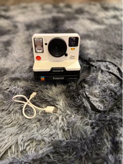 Polaroid OneStep 2 i-Type Instant Camera w/ Charger & Strap – Excellent Condition