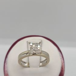 14k Gold Diamond Engagement Ring