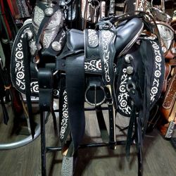 Montura Charra Con Fuste Plateado 