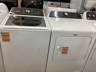 Whirlpool Top Load 4.6 cu.ft. Washer and Electric 7.0 cu.ft. Dryer Set New Scratch and Dent