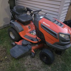 Husqurvana Ride on Lawn Mower 