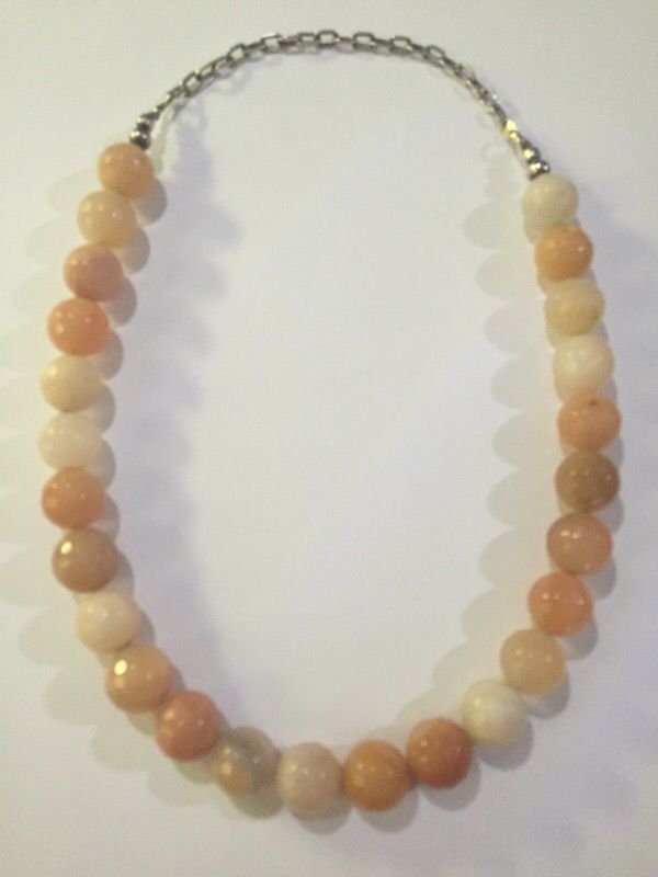 Semi precious stone necklace peach moonstone