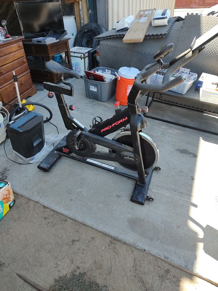ProForm 500 SPX Indoor Exercise Bike with Interchangeable Racing Seat