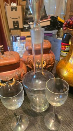 Beautiful cristal with 2 cups