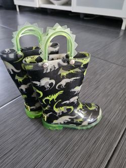 DINOSAUR BOYS BOOTS >SZ 6<