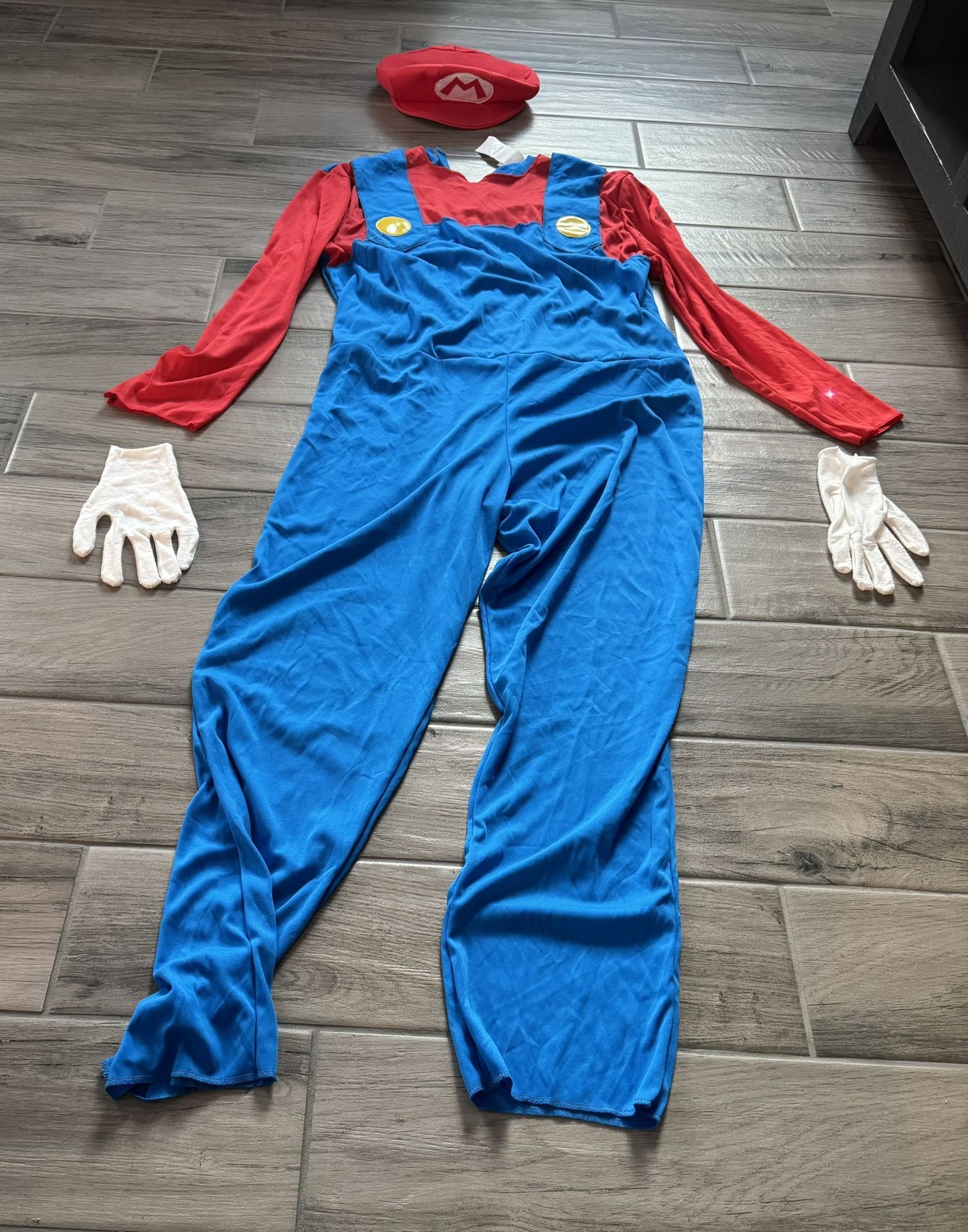  Super Mario Bros  Costume Size XL