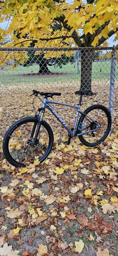 Giant Talon 4 29 Inch Large Mtb