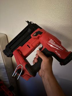 Nail gun m18