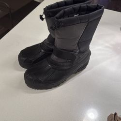 Shoes for working in the rain, size 11, Waterproof $20