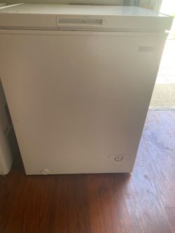 Freezer 5.0 cu ft. Used only 6 months