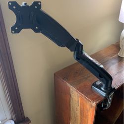 Flexible Monitor Mount (up to 32” screen)