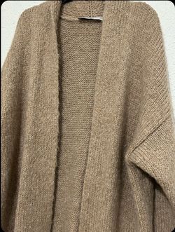 Zara knit Cardigan Size M