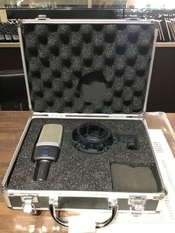 AKG C214 CONDENSER MIC W/ CASE