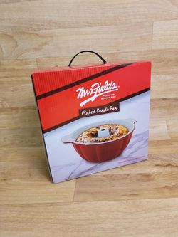 Mrs Fields Fluted Bundt Pan. Interior & Exterior Enamel. Color: Red/White