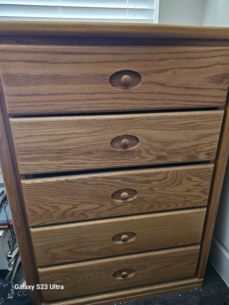 Sturdy Dresser 5=Drawers