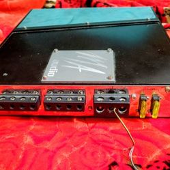 FOR  SALE  1  AMPLIFIER   CAR  AUDIO🟥( EVERYTHING  WORK  PERFECTLY  ) 🟨 SPECIFICATIONS👇