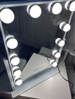 Impressions Vanity Hollywood LED Makeup Mirror