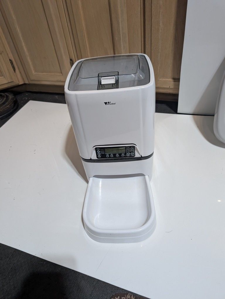 Automatic Cat Feeder