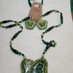 Handmade Beaded Medallion And Earring Set 